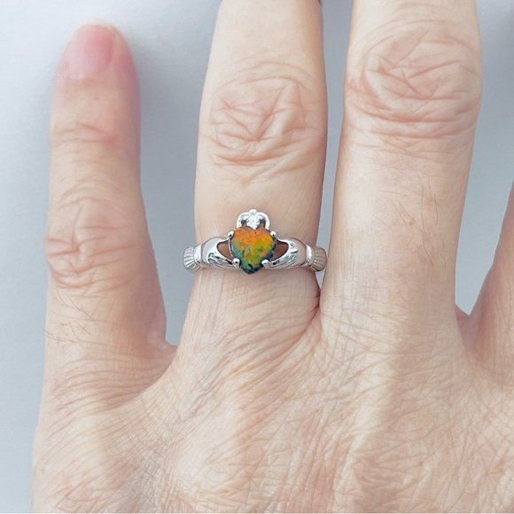 Sterling Silver Black Lab Opal Heart Claddagh Ring, Irish Rings, Crown Hearts - Picture 4 of 14